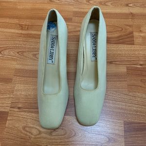 4/$15 Sam & Libby pumps